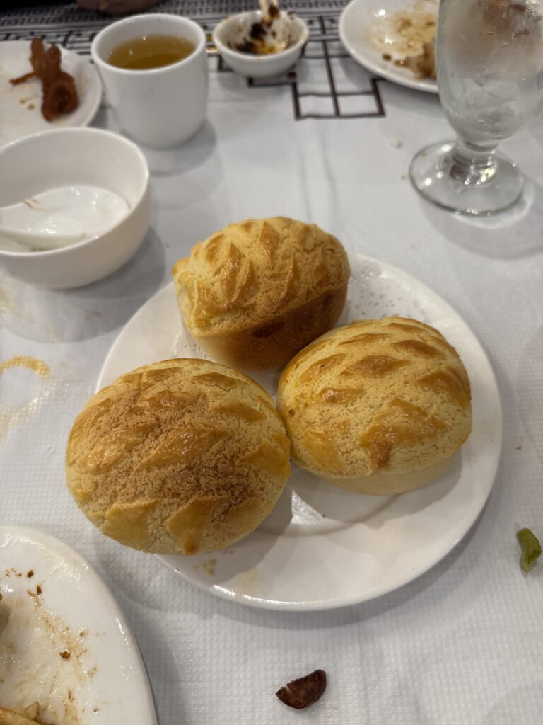 3 pineapple buns on plate